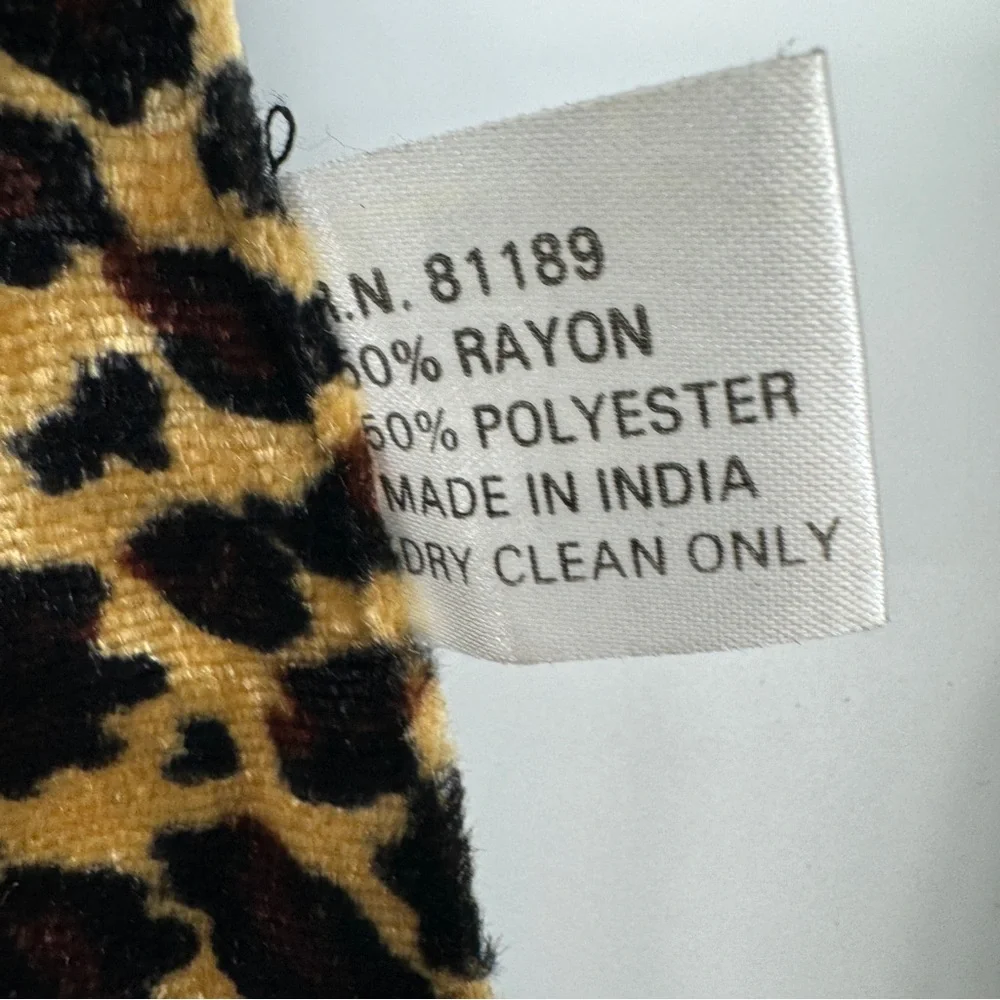 5/$25 Vintage velvet scarf animal cheetah print